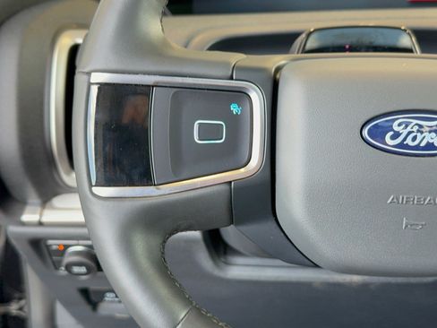 Used 2025 Ford Expedition Active AWD/4WD image 18