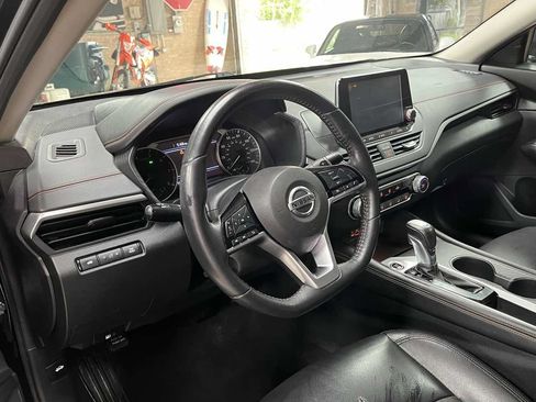 Used 2019 Nissan Altima 2.5 SR FWD image 8