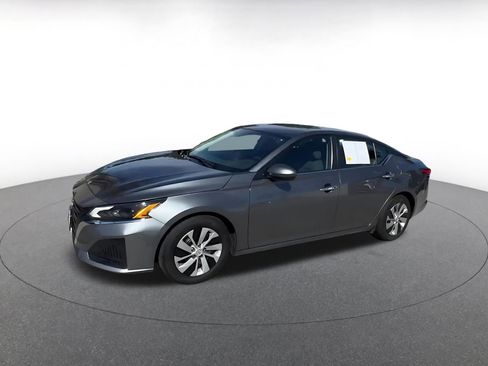 Used 2023 Nissan Altima 2.5 S image 8