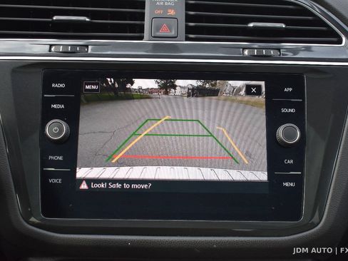 Used 2019 Volkswagen Tiguan SE AWD/4WD image 23