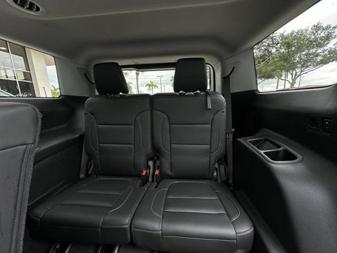 Certified 2023 GMC Acadia SLT FWD image 31