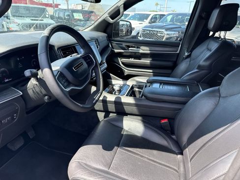 Used 2024 Jeep Wagoneer Series II w/ Flexible Seating Group AWD/4WD image 22