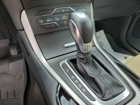 Used 2016 Ford Edge SEL w/ Equipment Group 201A FWD image 19