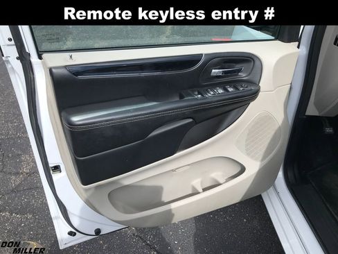 Used 2019 Dodge Grand Caravan SXT image 10