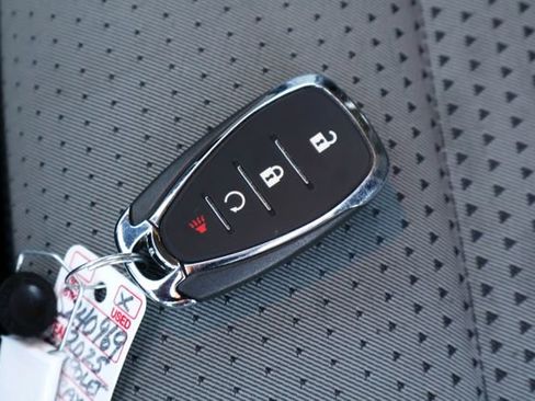 Used 2025 Chevrolet Trax LT w/ LT Convenience Package image 37