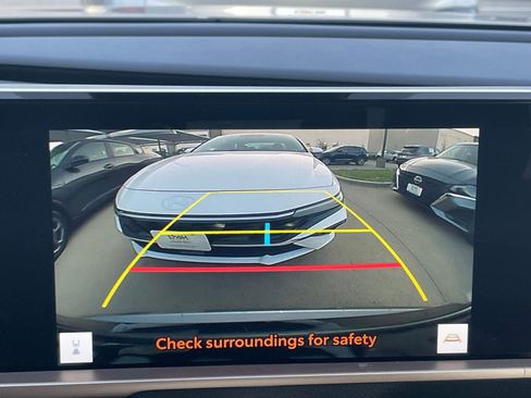 Used 2025 Toyota Crown XLE image 24