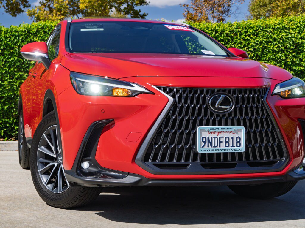 Certified 2025 Lexus NX 250 FWD w/ Cold Area Package image 6