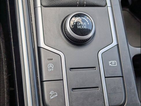 Used 2023 Kia Sorento LX FWD image 16