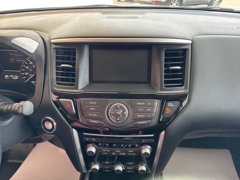 Used 2013 Nissan Pathfinder SV image 21