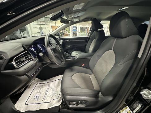 Used 2023 Toyota Camry LE image 7