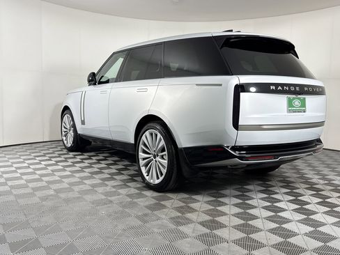 New 2026 Land Rover Range Rover SE image 3