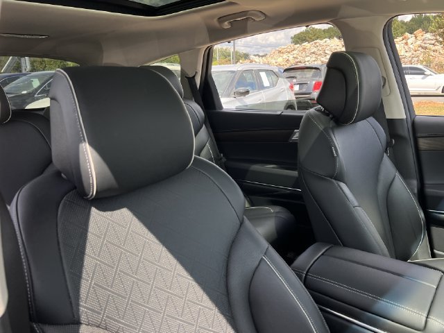 Used 2025 Genesis GV80 3.5T Advanced AWD/4WD image 40