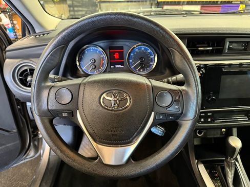 Used 2019 Toyota Corolla LE FWD image 18