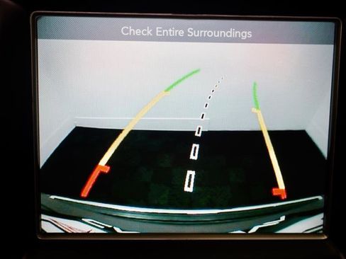 Used 2015 Jeep Grand Cherokee Limited w/ Luxury Group II image 17