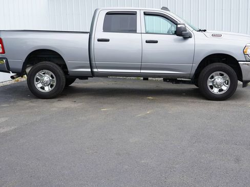 Used 2024 RAM 2500 Tradesman w/ Chrome Appearance Group AWD/4WD image 2