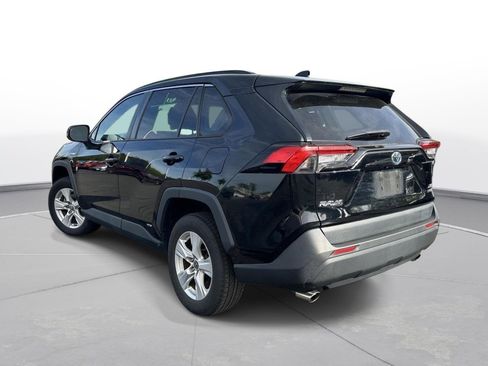 Used 2021 Toyota RAV4 XLE w/ Convenience Package image 8