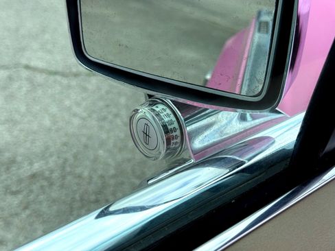 Used 1989 Lincoln Town Car Signature image 25