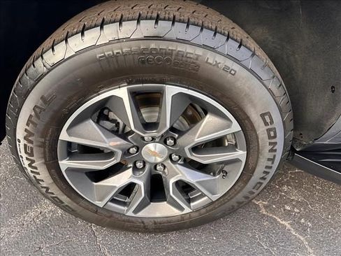 Used 2022 Chevrolet Tahoe LT w/ Luxury Package image 12