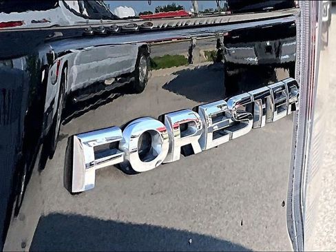 Used 2018 Subaru Forester 2.5i Premium w/ All-Weather Package AWD/4WD image 9