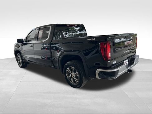 Used 2025 GMC Sierra 1500 SLT image 4