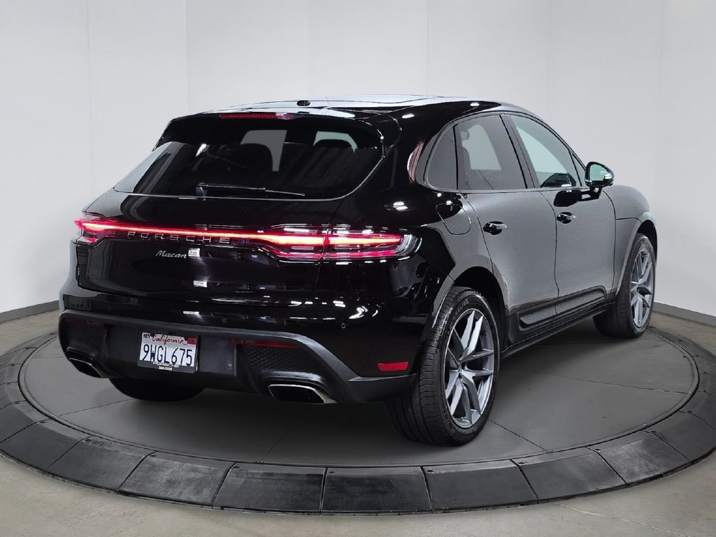 Certified 2026 Porsche Macan AWD/4WD image 7