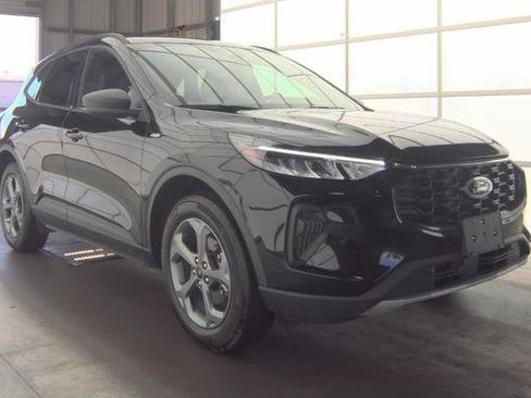 Used 2025 Ford Escape ST-Line image 9