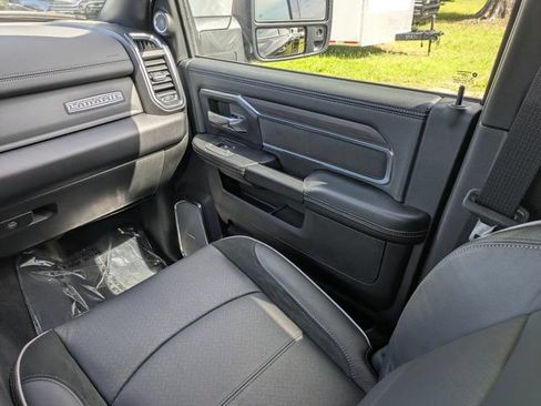 New 2026 RAM 3500 Laramie AWD/4WD image 17
