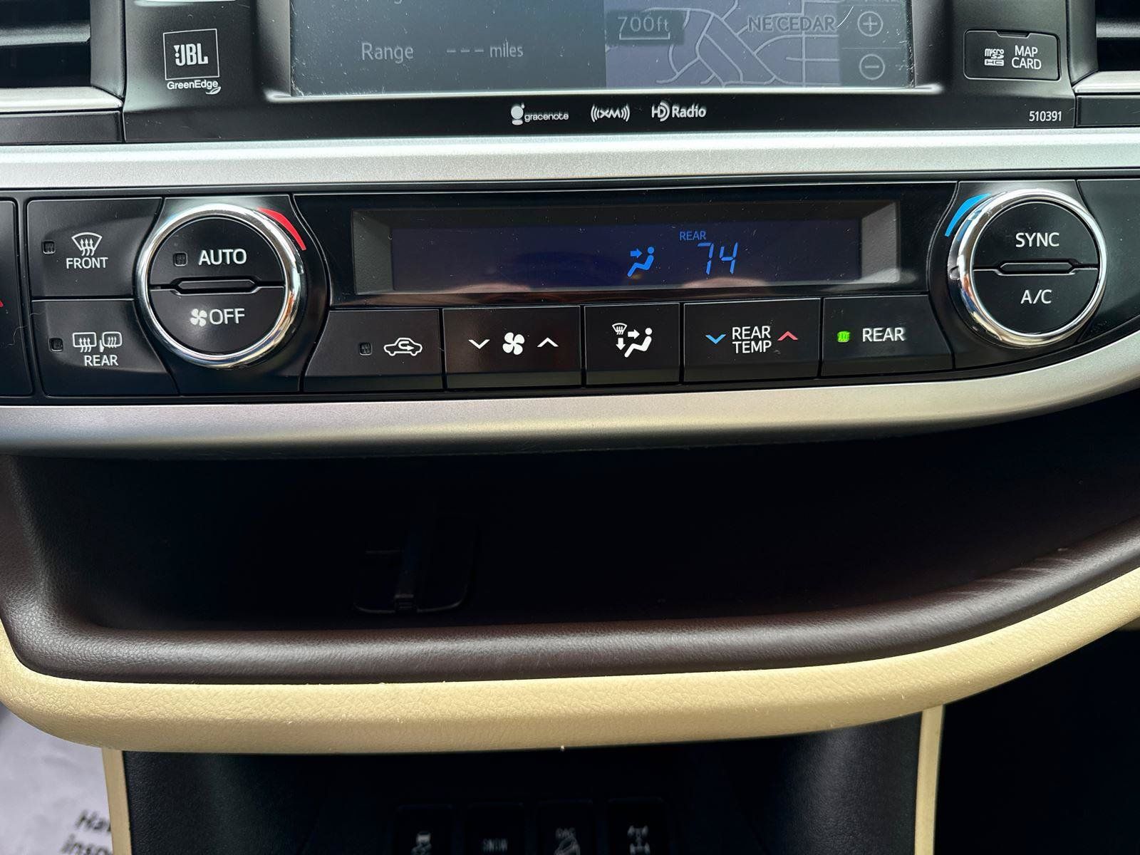 Used 2019 Toyota Highlander Limited Platinum AWD/4WD image 20