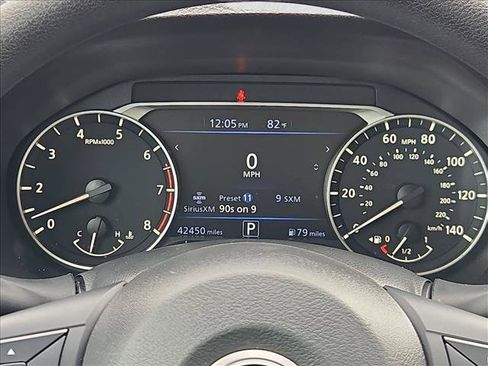 Used 2025 Nissan Altima 2.5 SV FWD image 11