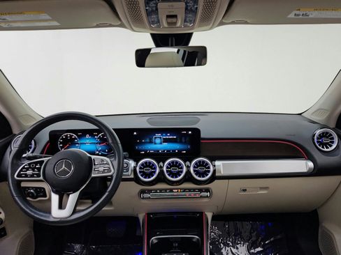 Used 2023 Mercedes-Benz GLB 250 image 32