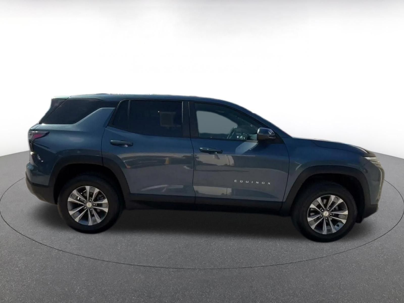 Used 2025 Chevrolet Equinox LT FWD image 15