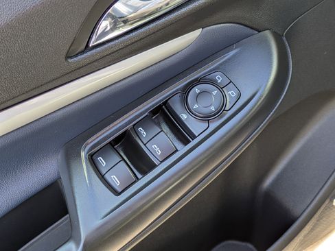 Used 2022 Chevrolet Bolt EUV Premier w/ Sun & Sound Package image 11