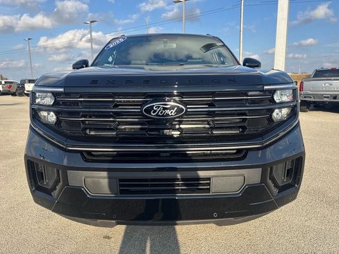 New 2025 Ford Expedition Platinum w/ Stealth Performance Package image 9