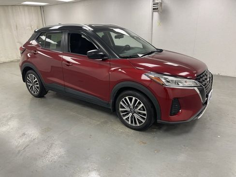 Used 2023 Nissan Kicks SV image 7