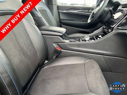 Used 2024 Jeep Grand Cherokee Trailhawk image 23