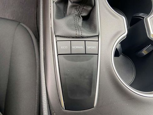 Used 2023 Toyota Camry LE image 24