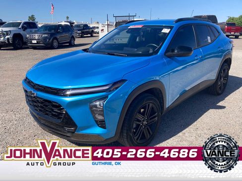 Used 2025 Chevrolet Trax ACTIV w/ Driver Confidence Package FWD image 1