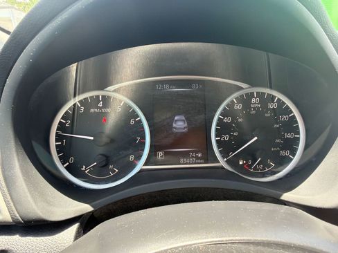 Used 2017 Nissan Sentra SV FWD image 11