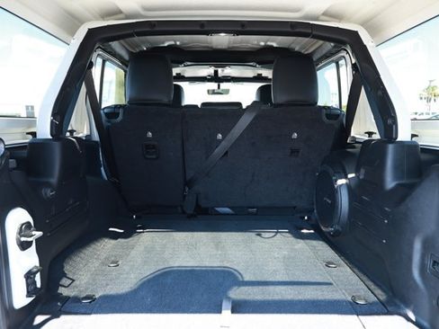 Used 2019 Jeep Wrangler Unlimited Rubicon AWD/4WD image 10