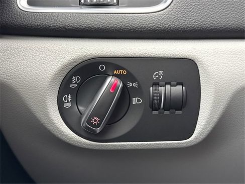 Used 2015 Audi Q3 2.0T Premium Plus w/ Driver Assistance Package image 20