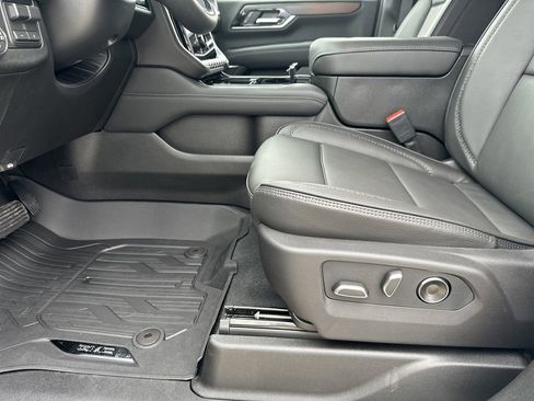 New 2026 GMC Yukon Denali w/ Denali Reserve Package image 14