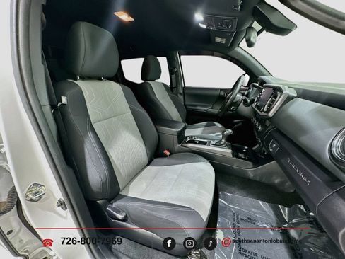 Used 2021 Toyota Tacoma TRD Off-Road w/ Technology Package AWD/4WD image 26