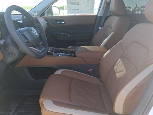 New 2026 Nissan Pathfinder Platinum AWD/4WD image 26