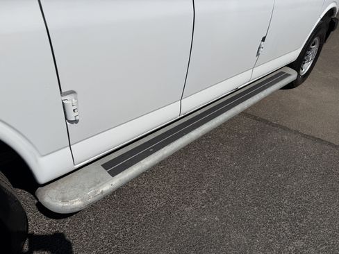 Used 2024 GMC Savana 2500 w/ Driver Convenience Package RWD image 9