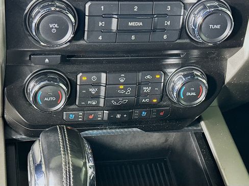 Used 2018 Ford F150 Lariat AWD/4WD image 24