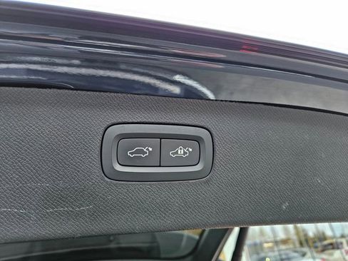 Certified 2024 Volvo XC90 B6 Plus w/ Protection Package Premier image 11