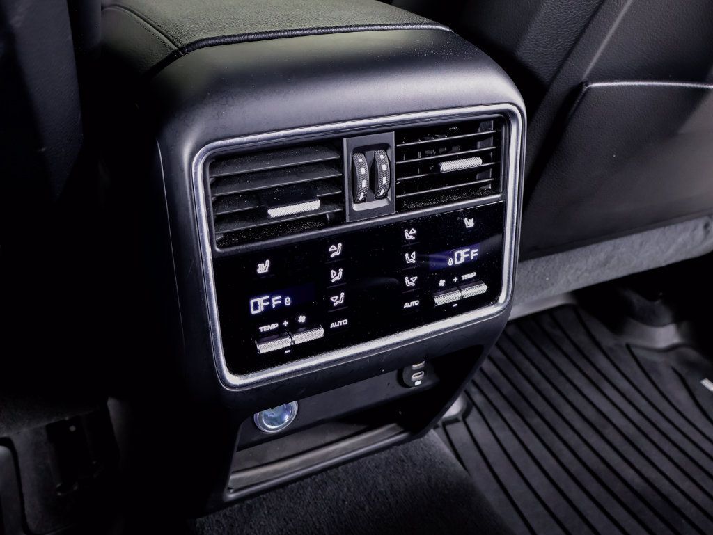 Certified 2022 Porsche Cayenne AWD/4WD image 28