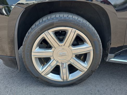 Used 2020 Cadillac Escalade Luxury AWD/4WD image 9