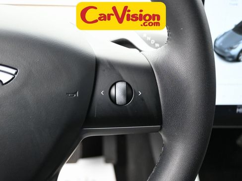 Used 2021 Tesla Model Y Long Range image 17