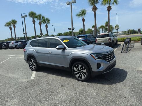 Used 2024 Volkswagen Atlas SE FWD image 1